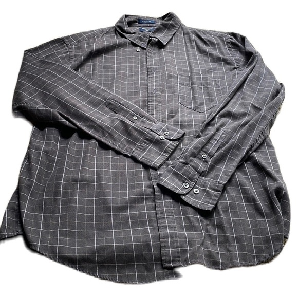 Dockers XL stain resistant, wrinkle free grey plaid button down shirt - Picture 1 of 7